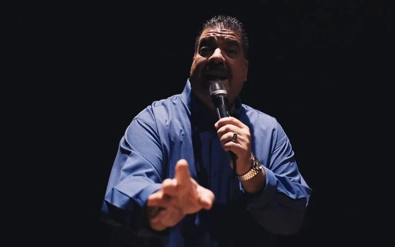 Maelo Ruiz lanza el nuevo sencillo titulado “Y me dolió”